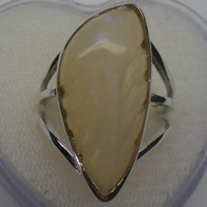 Anel de prata com pedra